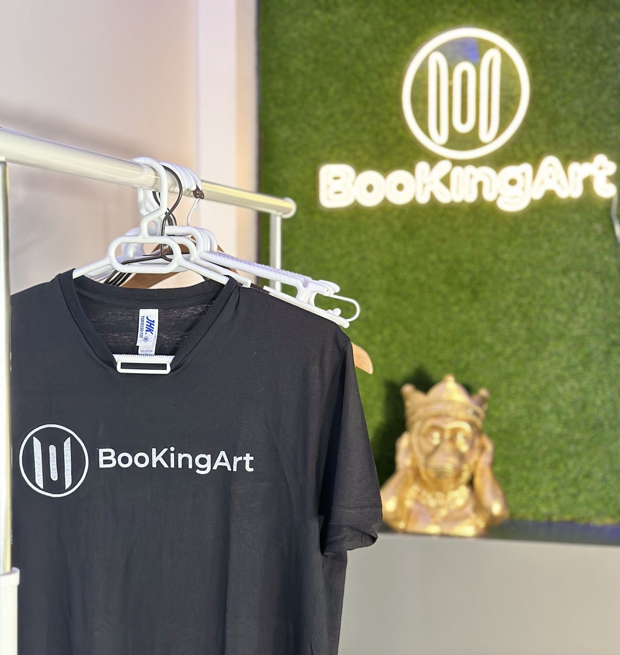 booking art b2b influencer marketing